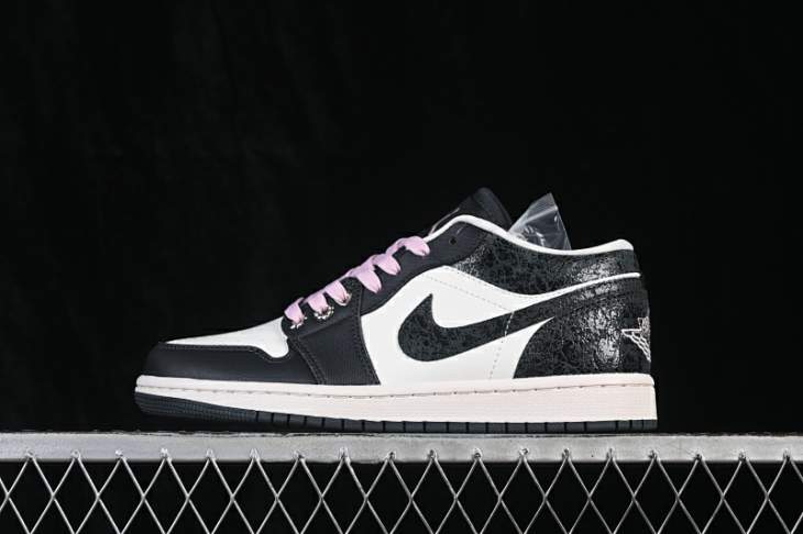 Picture of Air Jordan 1 LOW _SKUfw23086700782162457fw